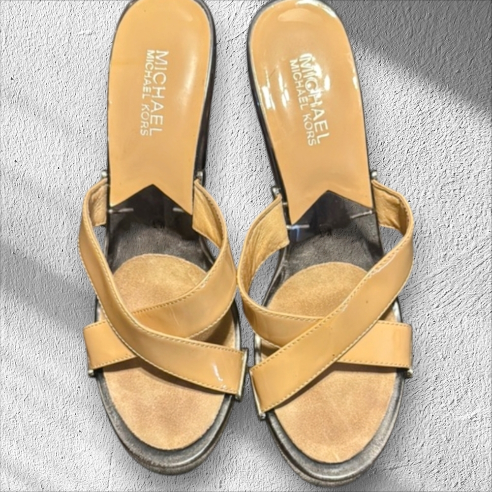 SOLD ⭐ Michael Kors Beige Women's Sandals